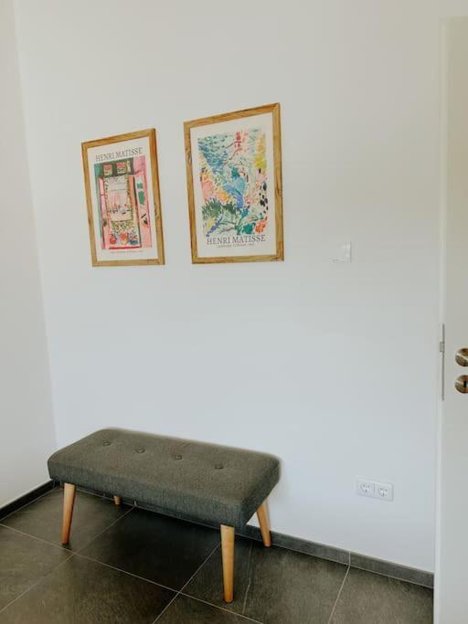 Apartment 100 Qm Im Weindorf - Balkon/Garage Aspisheim エクステリア 写真