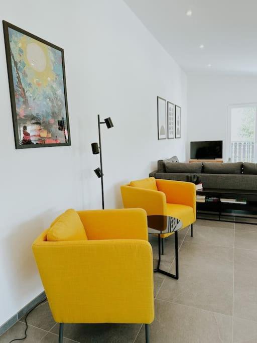 Apartment 100 Qm Im Weindorf - Balkon/Garage Aspisheim エクステリア 写真
